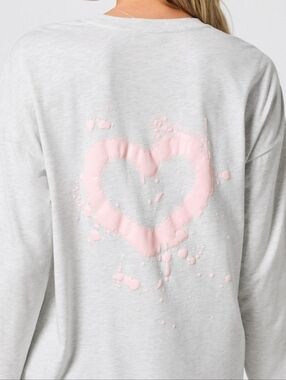 Fabletics 24-7 Long Sleeve Tee Luxe 360 Heart Graphic Oversized Gym Athleisure